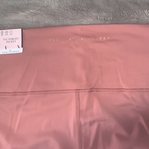 NWT VS Incredible Studio High Rise Legging 16 - Picture 3 of 6